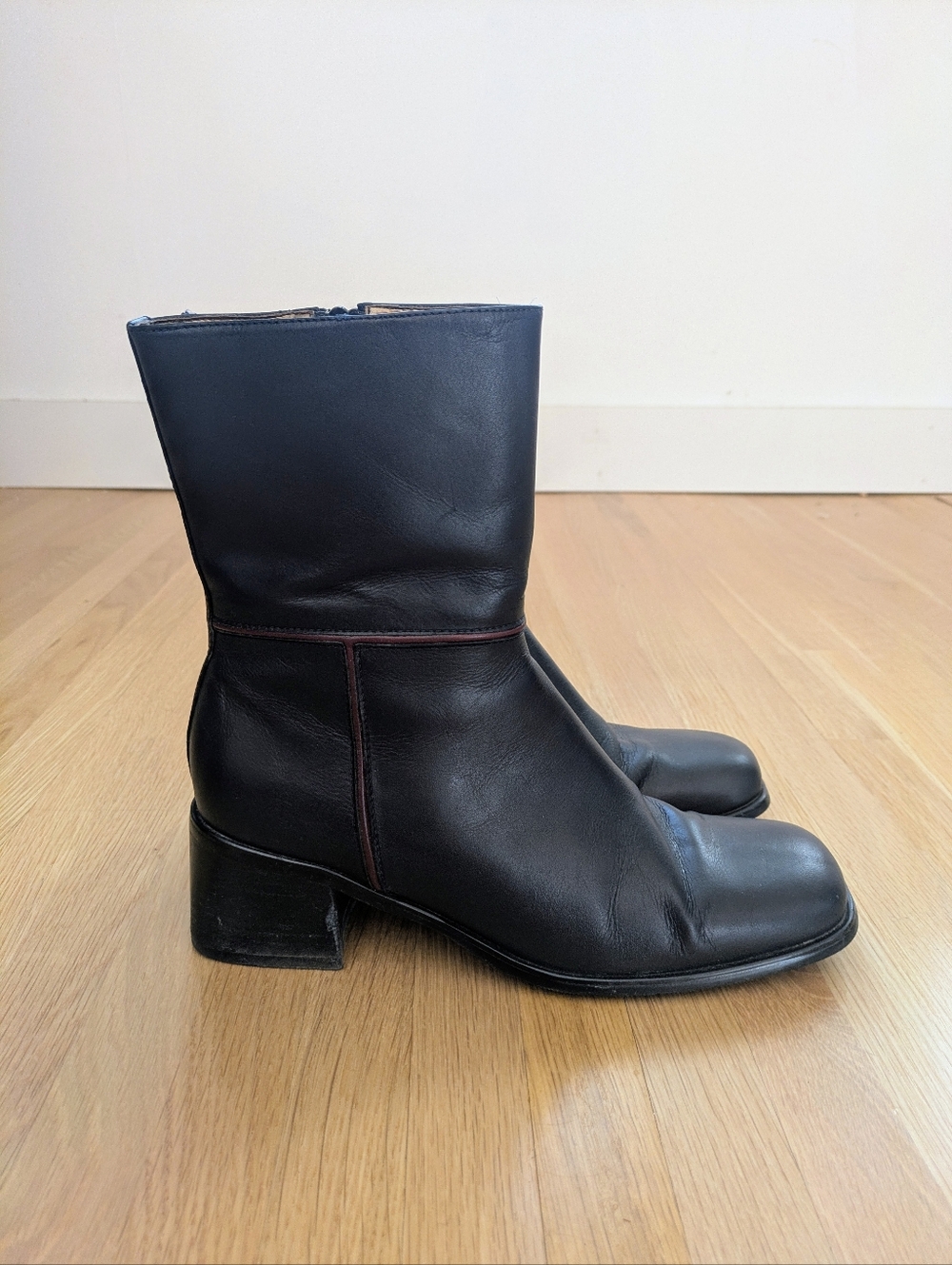Indeed Leather Boots Dark Navy and Brown Size 7.5
